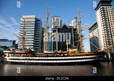 Grand voilier italien Amerigo Vespucci quais à Canary Wharf Banque D'Images