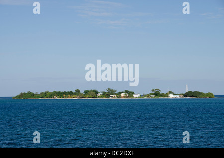 Belize, Stann Creek, la Sapotille Cayes Réserve Marine. Vue sur l'océan de la chasse Caye. Banque D'Images