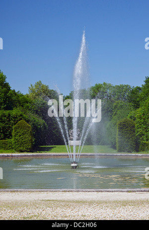 Une fontaine, parc du château de Champs-sur-Marne, Seine-et-Marne, France. Banque D'Images