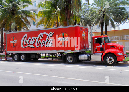 Miami Beach Florida,Fifth 5th Street,camion,camion,semi-remorque camion,Coca-Cola,livraison,look FL130371006 Banque D'Images