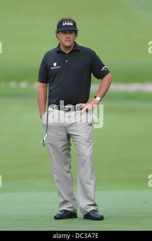 Rochester, New York, USA. Le 06 août, 2013. Phil Mickelson lors d'une ronde de pratique lors de la 95e Championnat de la PGA à Oak Hill Country Club à Rochester, New York. Credit : Action Plus Sport/Alamy Live News Banque D'Images