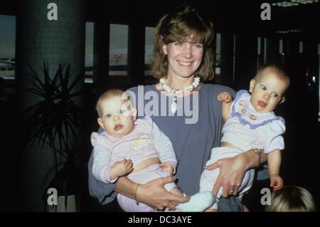 Debby Boone avec deux filles Gabrielle Monserrate Ferrer & Dustin Boone Ferrer.c0076.Fourni par Photos, inc.(Image Crédit : © Fourni par Globe Photos, Inc/Globe Photos/ZUMAPRESS.com) Banque D'Images