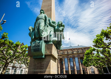 Strasbourg, le Maréchal Philippe Leclerc de Hautecloque Maréchal de France memorial, de l'opéra, place Broglie square, Alsace, France, Europe, Banque D'Images