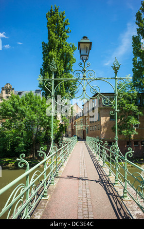 Passerelle passerelle du Faux-rempart, construite en 1900, Strasbourg Alsace France Europe Banque D'Images