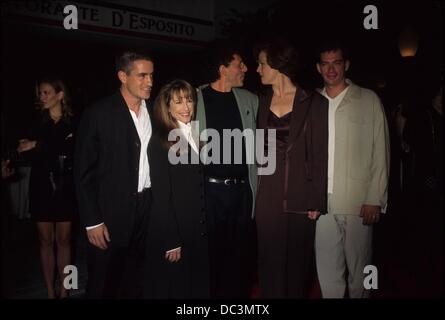 HOLLY HUNTER avec Dermot Mulroney , Jon Amiel , Sigourney Weaver , Harry Connick Jr. à la premiere copie 1995.k2821lr.(Image Crédit : © Lisa Rose/Photos/ZUMAPRESS.com) Globe Banque D'Images