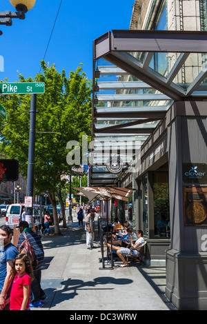 L 'original' café Starbucks à Pike Place 1912, Pike Place Market, Seattle, Washington, USA Banque D'Images