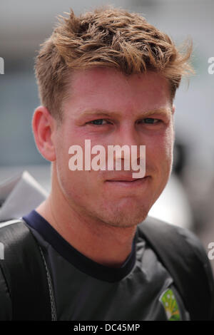 Durham, Royaume-Uni. Le 08 août, 2013. James Faulkner à la séance de formation de l'Australie à l'Emirates Durham International Cricket Ground à Chester-le-Street. La session a été la dernière équipe à venir de la pratique du 4e Test-match Investec Cendres entre l'Angleterre et l'Australie. Crédit : Stuart Forster/Alamy Live News Banque D'Images