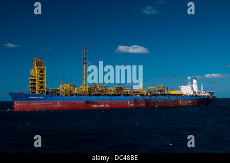 Navire de forage pétrolier Espadarte FPSO, travaillant pour la société brésilienne de pétrole et de gaz Petrobras, dans le bassin de Campos, dans l'État offshore de Rio de Janeiro, au Brésil. 2010/2011. Banque D'Images