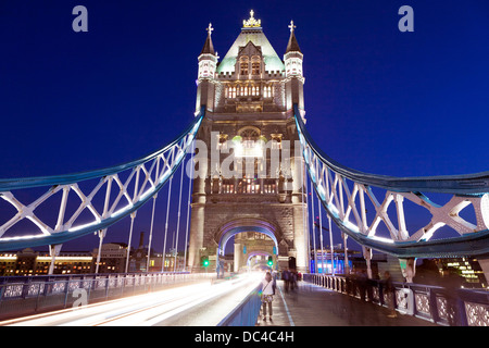 Tower Bridge Londres nuit UK Banque D'Images