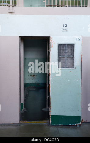 Le pénitencier d'Alcatraz prison cell pour l'isolement cellulaire Banque D'Images
