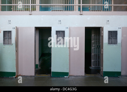 Les cellules de prison au pénitencier d'Alcatraz pour isolement cellulaire Banque D'Images