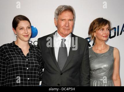 Los Angeles, CA. 8e août 2013. La Géorgie Ford, Harrison Ford, Calista Flockhart arrivées à la paranoïa pour Premiere, Directors Guild of America (DGA) Theatre, Los Angeles, CA 8 août 2013. Credit : Emiley Schweich/Everett Collection/Alamy Live News Banque D'Images