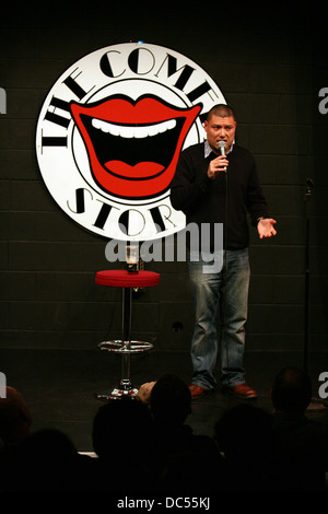 La ville de comédien de l'année Awards au Comedy Store, Deansagate serrures. Eddie Hoo gagnant lors de sa routine. Banque D'Images