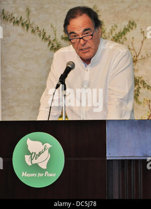 Oliver Stone, Aug 05, 2013 : Hiroshima, Japon : réalisateur Oliver Stone assiste à la "8ème conférence générale de Mayer pour la paix à Hiroshima, Japon, le 5 août 2013. Banque D'Images