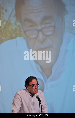 Oliver Stone, Aug 05, 2013 : Hiroshima, Japon : réalisateur Oliver Stone assiste à la "8ème conférence générale de Mayer pour la paix à Hiroshima, Japon, le 5 août 2013. Banque D'Images