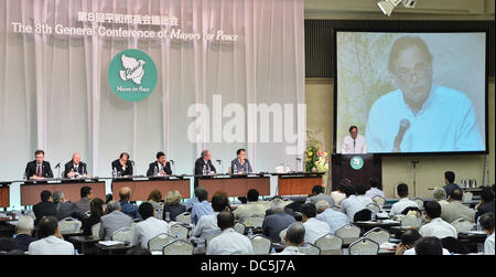 Oliver Stone, Aug 05, 2013 : Hiroshima, Japon : réalisateur Oliver Stone assiste à la "8ème conférence générale de Mayer pour la paix à Hiroshima, Japon, le 5 août 2013. Banque D'Images