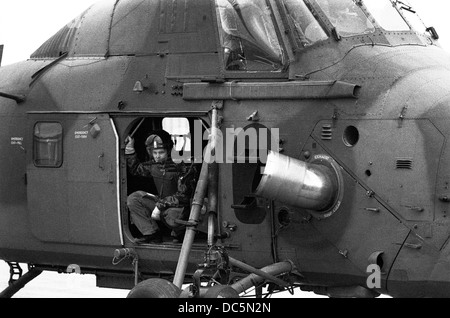 Hélicoptère de l'armée britannique Wessex artilleur porte fortifiée à Dungannon base en comté de Tyrone en Irlande du Nord 1993 Banque D'Images