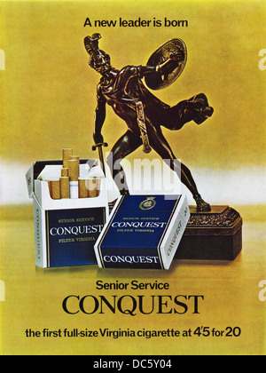 Publicité pour les cigarettes à bout filtre CONQUÊTE SERVICE publicité magazine vers 1968 Banque D'Images