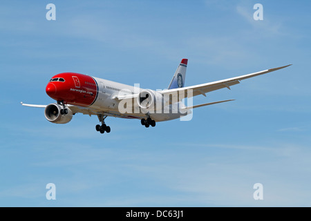 B788 Boeing 787-8 Dreamliner EI-LNA - Norwegian Air (Sonja Henie Livery) sur l'approche finale de l'aéroport de Copenhague, CPH d'Oslo, Norvège Banque D'Images