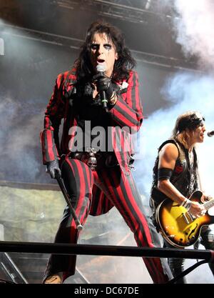 Festival Cropredy nr, Banbury, Oxfordshire, UK. 8 août 2013. Alice Cooper titres Premier jour de Fairport Convention's Cropredy Festival, nr Banbury, Oxfordshire, UK - 8 août 2013 Photo par Keith Mayhew/Alamy Live News Banque D'Images