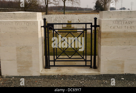 Entrée au cimetière militaire du Point du Jour Banque D'Images