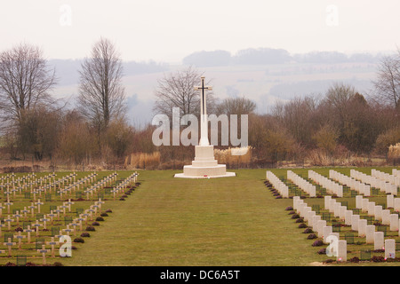 Cimetière franco-anglais en face de l'Thiepval Memorial, bataille de la Somme, France Banque D'Images