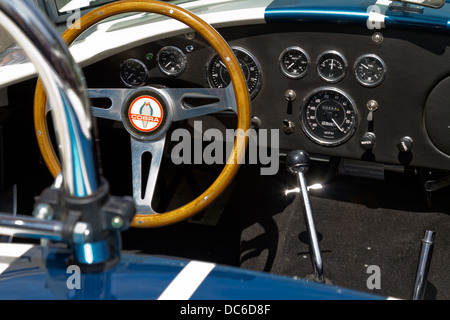 Vue intérieure d'une Shelby Cobra 427 classic Ford. Banque D'Images