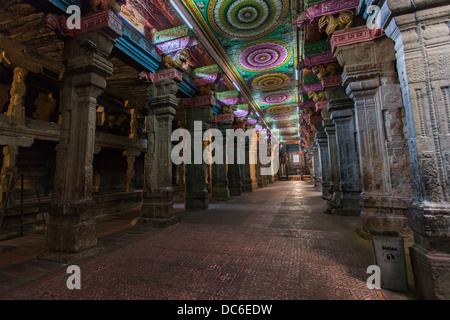 À l'intérieur de temple hindou à Madurai, Tamil Nadu Banque D'Images