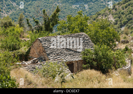Maison ancienne en pierre en Škrip village sur l'île de Brač, Croatie Banque D'Images