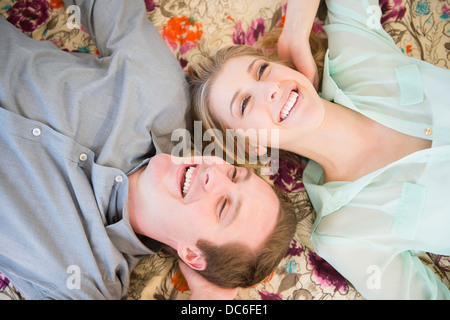 Couple lying down Banque D'Images