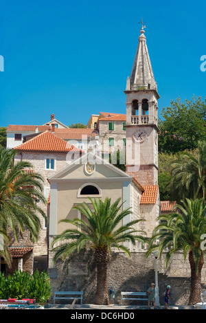 L'église Sainte Marie à Splitska village sur l'île de Brač, Croatie Banque D'Images