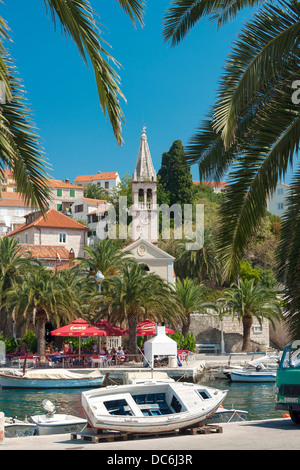 L'église Sainte Marie à Splitska village sur l'île de Brač, Croatie Banque D'Images