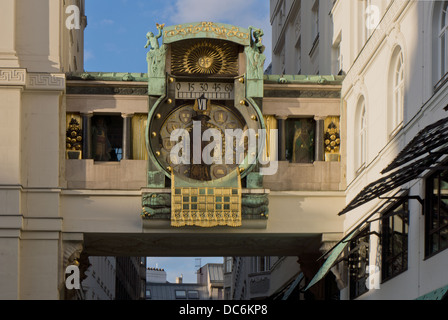 L'Art Nouveaum, Anker réveil , conçu en 1911 par le peintre et sculpteur Franz von Matsch Banque D'Images