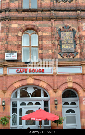 Café Rouge, anciennement le pub Sir Isaac Newton à St John's Wood High Street, St John's Wood, Londres, Royaume-Uni. Banque D'Images