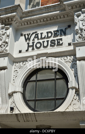 Walden House at 32 - 33 Marylebone High Street, Marylebone, London, UK. Banque D'Images