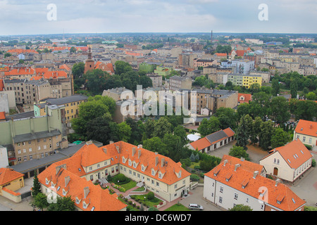 Panorama de la ville de Gniezno. vue depuis la tour de la Basilique Archicathedral Banque D'Images