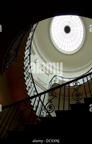 Nelson et Stamp rotonde escalier escalier à Somerset House à monter sur le toit conçu par Sir William Chambers Banque D'Images