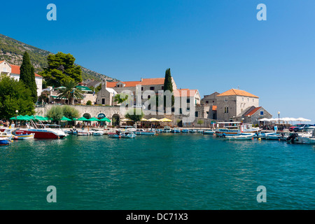 Port de Bol sur l'île de Brač, Croatie Banque D'Images