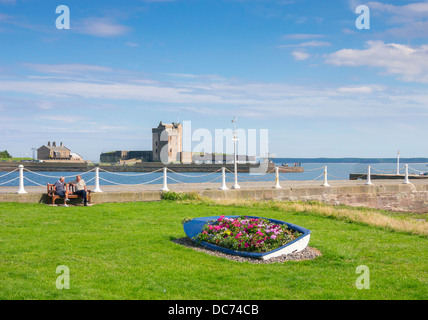 La rivière Tay Waterfront et le château de Broughty Ferry Banque D'Images