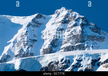 Les pics de Wenkchemna Lac Moraine, parc national Banff, Alberta, Canada Banque D'Images