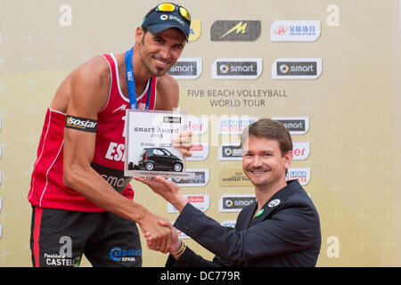 Berlin, Allemagne. 10 août, 2013. Le podium était composé de : 1e place au Brésil (Vitor Felipe, Evandro) , Russie (Krasilinikov, Semenov) 2ème place et 3ème place en Espagne(Herrera, Gavira). Prix Smart pour le joueur d'Espagne Herrera. Credit : Gonçalo Silva/Alamy Live News Banque D'Images