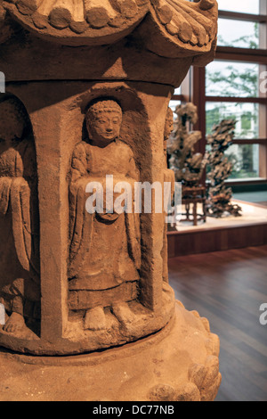 Le Stûpa Tower (11ème-12ème siècle), une sculpture en grès chinois. Banque D'Images