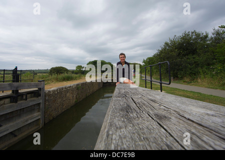 Canal de Bude possède une belle promenade qui longe jusqu'à la mer. Banque D'Images