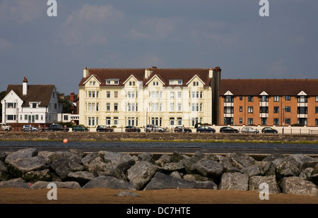 Le lac marin & front à West Kirby sur la Péninsule de Wirral Cheshire Angleterre Banque D'Images