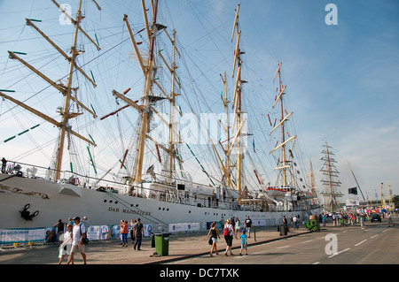 SZCZECIN, Pologne - 6 août : Tall Ships Races 2013 Final. 6 août 2013 à Szczecin, Pologne, Dar Mlodziezy Banque D'Images