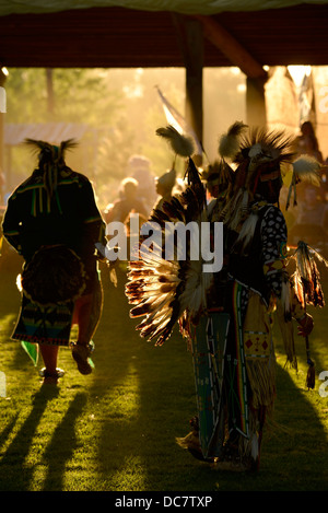 Danseuses à la Tamkaliks dans Pow Wow la Wallowa Valley de l'Oregon. Banque D'Images