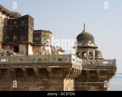 Fort Ramnagar sur les rives de la rivière Ganges - Varanasi, Inde Banque D'Images