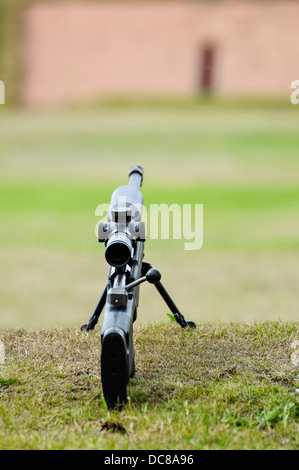 Une Remington 700 action vis-fusil de sniper sur un champ de tir Banque D'Images