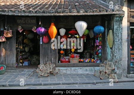 Lantern shop à Hoi An, Vietnam village Banque D'Images