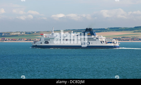 P&O Ferries qui traversent la manche, littoral français près de Calais Banque D'Images